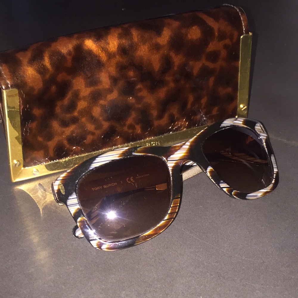Tory Burch Brown Square sunglasses